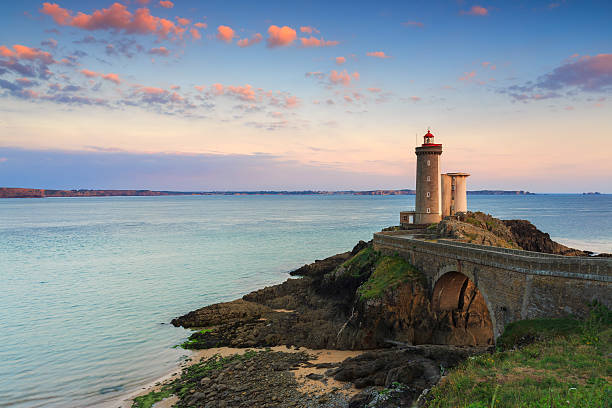 Littoral breton avec un petit phare