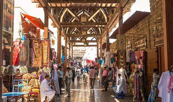 dubai-souk-quartier-emirats-arabes-unis